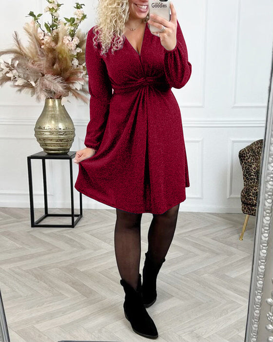 Einfarbiges Kleid mit taillierter Taille