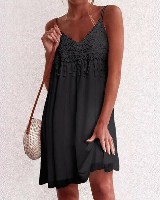 Einfarbiges ärmelloses Spitzenkleid