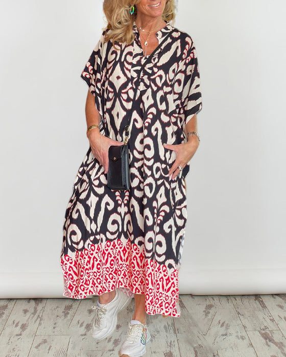 Bedrucktes Kleid mit V-Ausschnitt