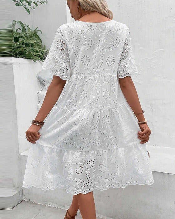 Einfarbiges, kurzärmliges, hohles Kleid