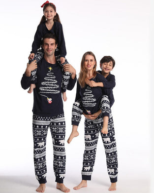 Weihnachts-Familienpyjama mit Weihnachtsbaum-Print