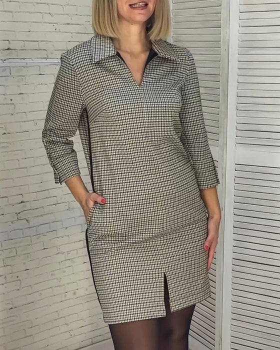 Kleid mit V-Ausschnitt, langen Ärmeln und Schlitzen