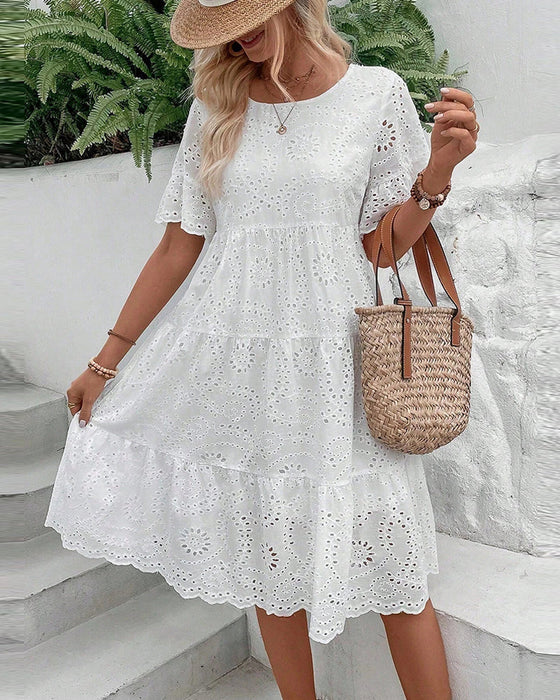 Einfarbiges, kurzärmliges, hohles Kleid