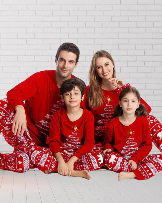 Weihnachts-Familienpyjama mit Weihnachtsbaum-Print