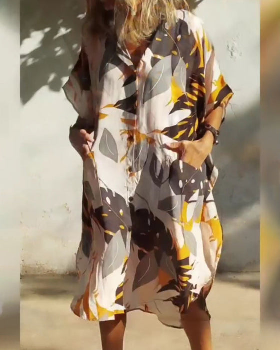 Kleid mit Taschen und Ahornblatt-Print