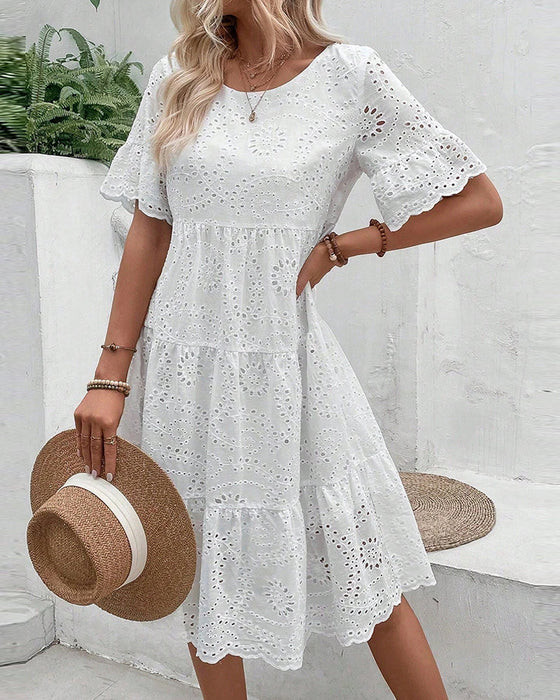 Einfarbiges, kurzärmliges, hohles Kleid