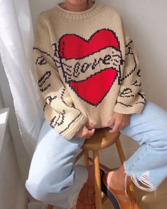 Lässiger Pullover mit Liebesmuster