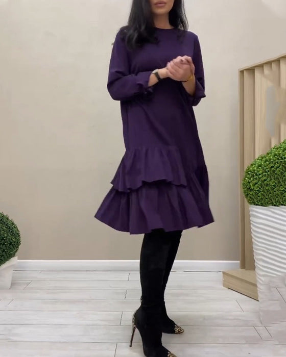 Kleid mit Rüschen bis zur Knielänge