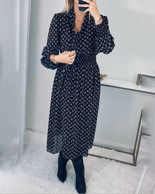Kleid mit Aufdruck und taillierter Taille
