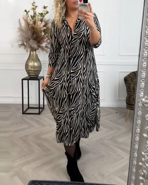 Freizeitkleid mit Zebramuster und Revers