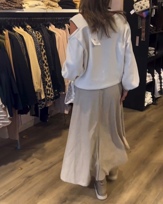 Einfaches Sweatshirt mit kalter Schulter