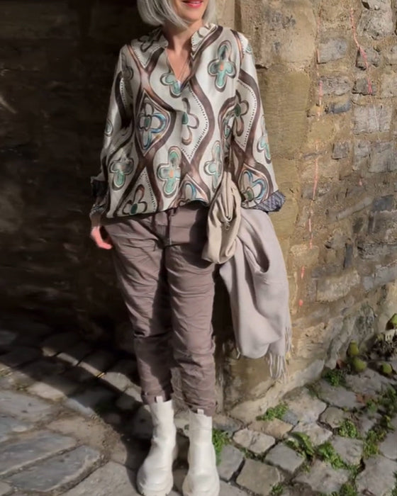 Bluse im Retro-Stil und langen Ärmeln